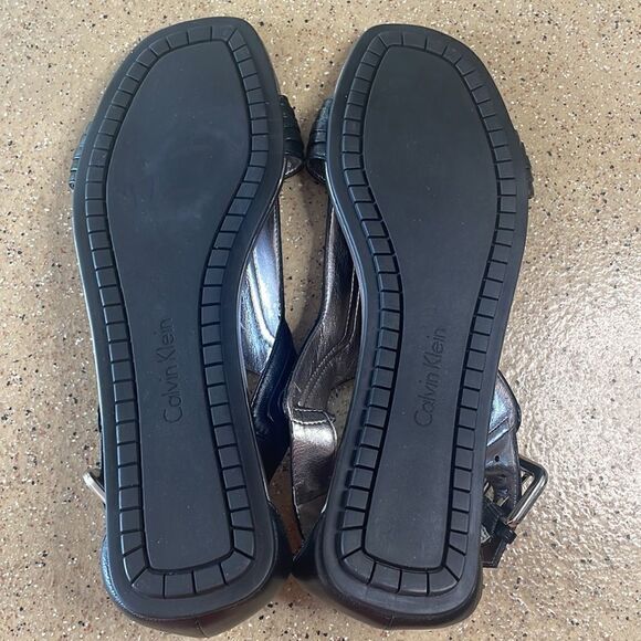 Calvin Klein "Brianne" Flat T-Strap Sandals sz 7.5 - Picture 8 of 9